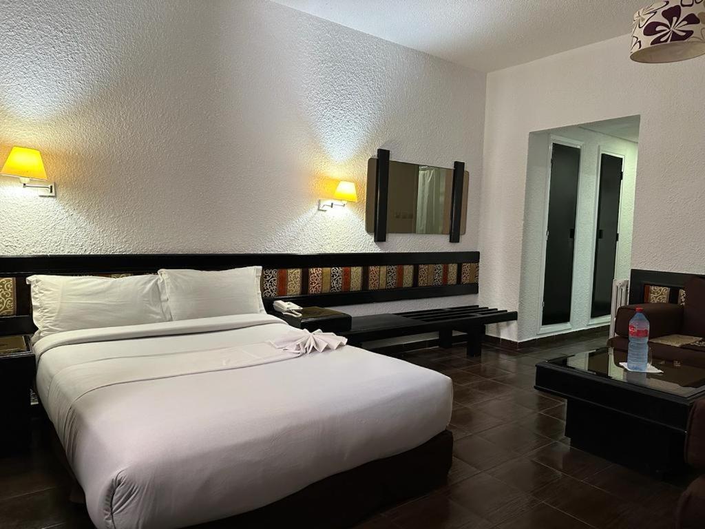 Ourida Urban Hotel Rabat Bagian luar foto